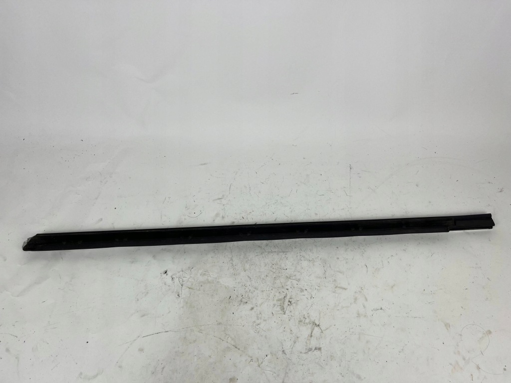 Молдинг стекло дверь передних maserati quattroporte Недорого