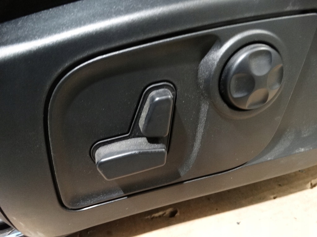 фото №10, Idealne kpl.fotele заднє сидіння шкіра maserati levante 1