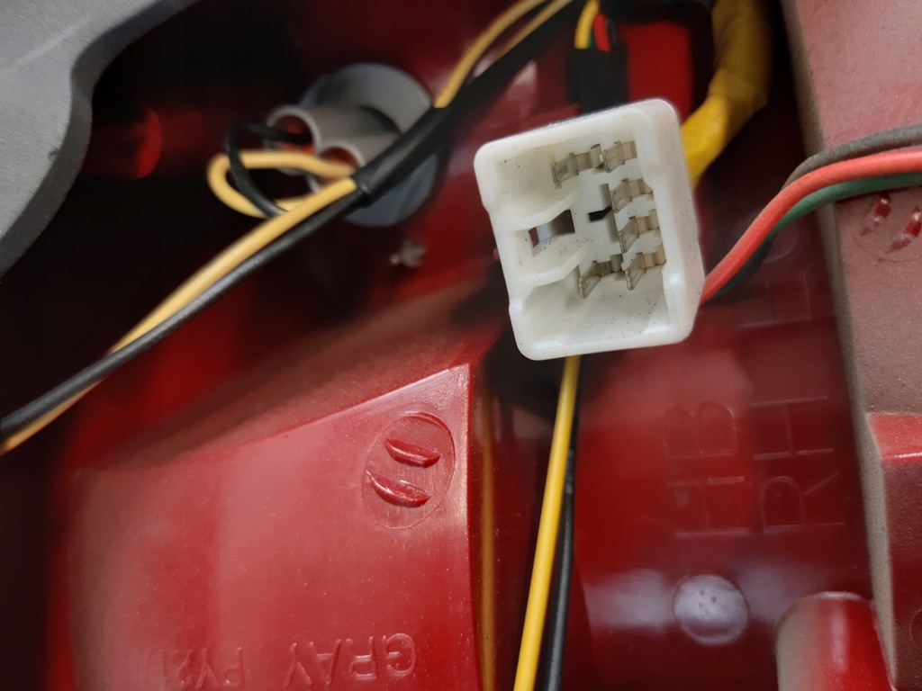 фото №13, Лампа правый задняя kia cerato 1 hb 2006r