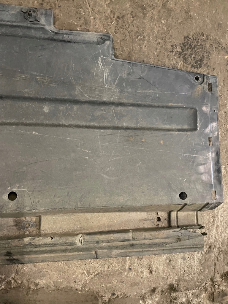 Купить Audi a4 b8 a5 накладка плита пол подвеска левая