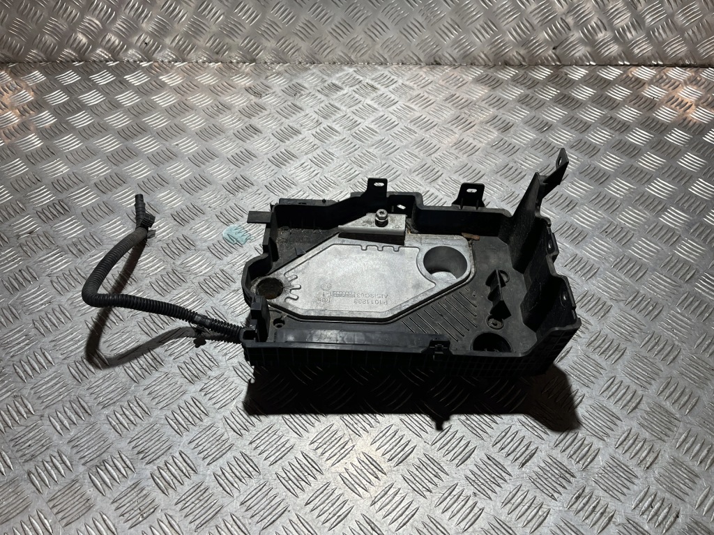 фото №1, Основание аккумулятор renault clio v 19-