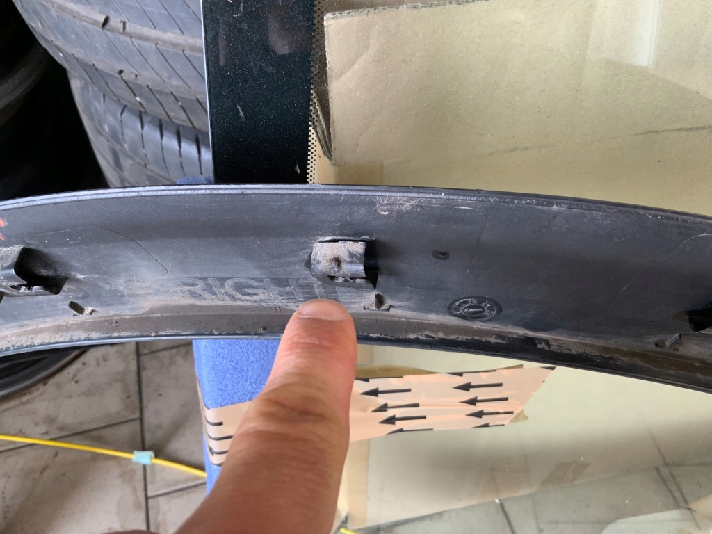 Peugeot 5008 ii 2 молдинг накладка крыла задний  задняя правая 9814070377 Оригинал