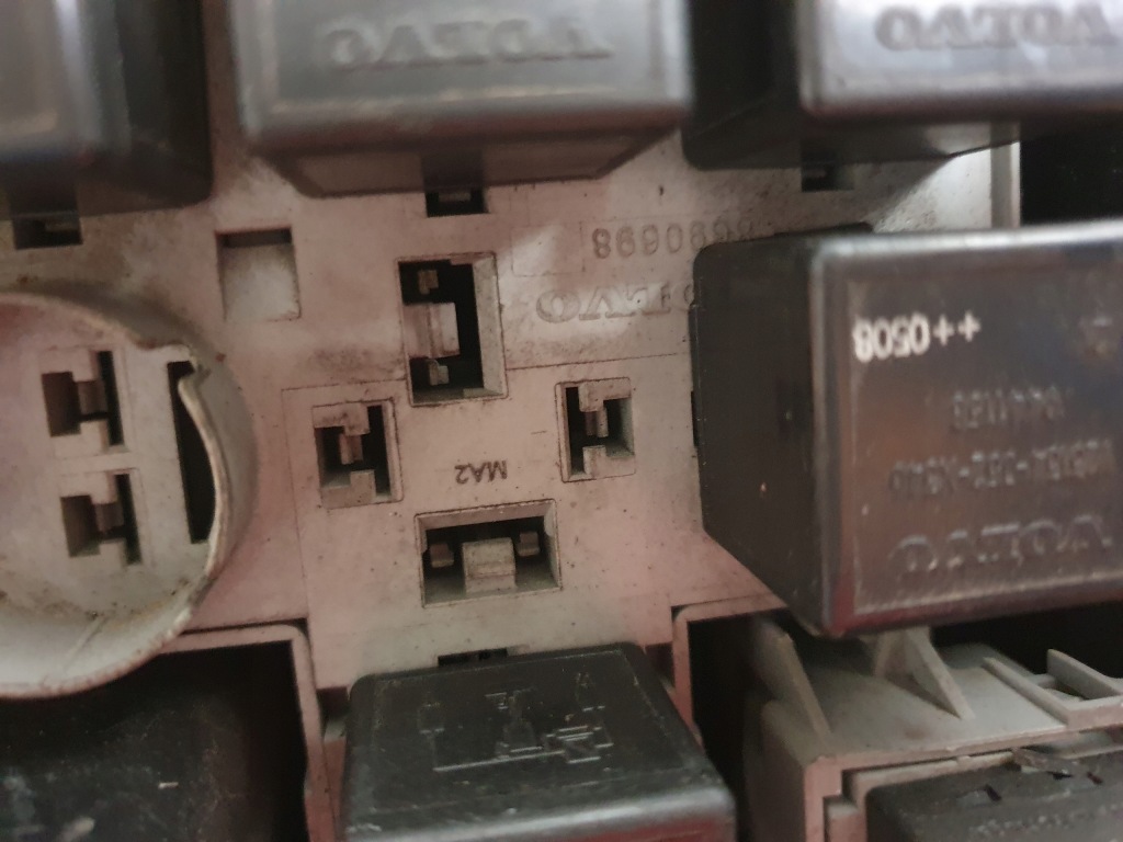 Купить Коробка корпус предохранителей реле volvo xc90 4.4 v8 30765093