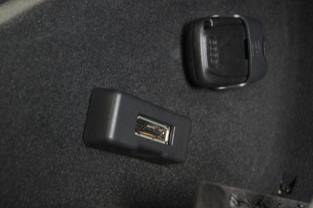 фото №7, Audi a4 a5 8t бардачок 8k1857035b