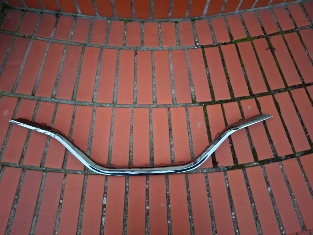 фото №1, Renault captur lift 17-20 хром молдинг решётка оригинал 620789602