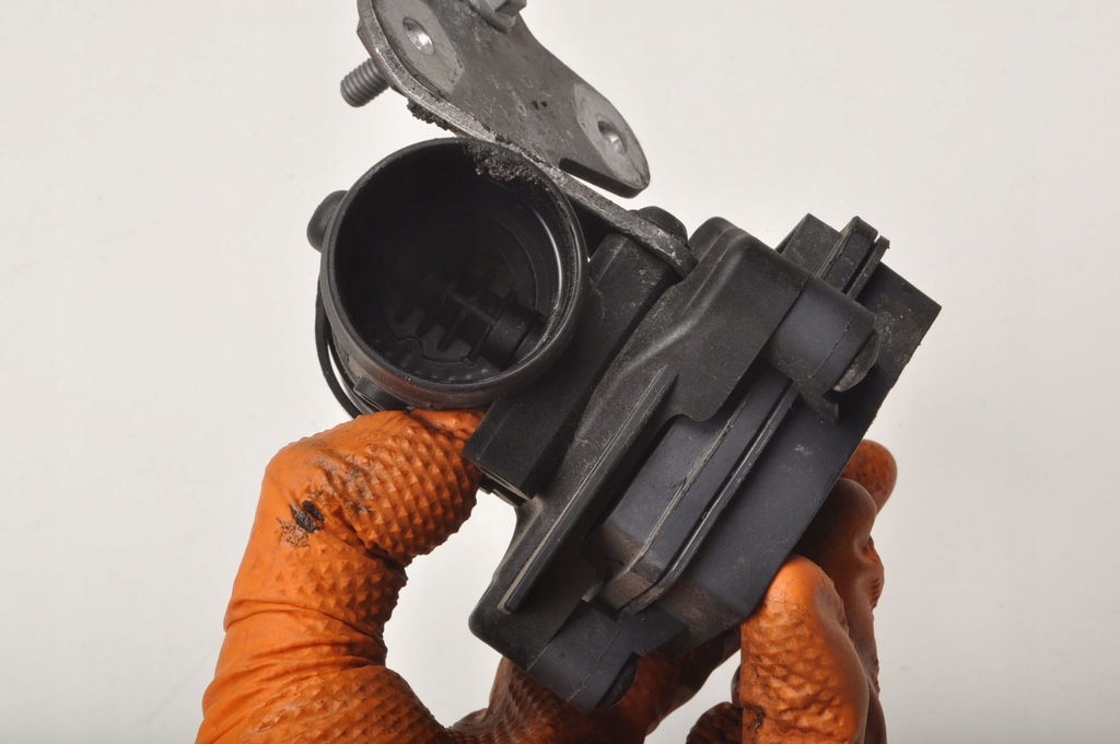 фото №6, Mercedes w176 1.6 клапан генератора звуковой a1330900095