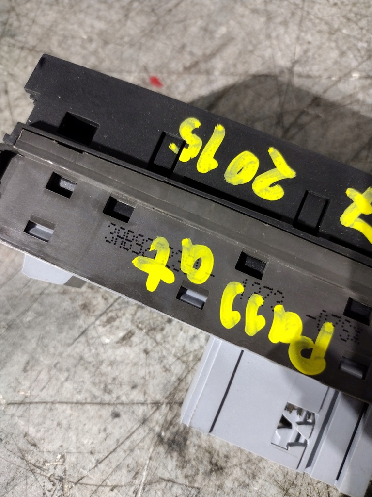 фото №5, Кнопка тормоза 3ab927238l vw passat b7