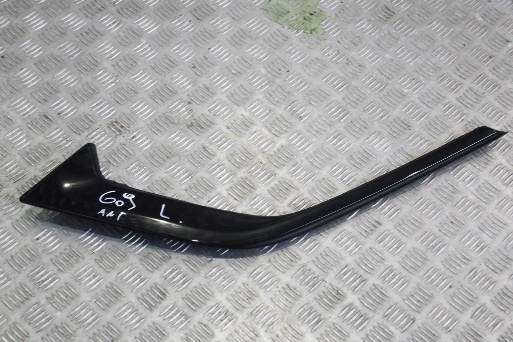 фото №1, Ліва молдинг скло задня bmw xm g09 9881639