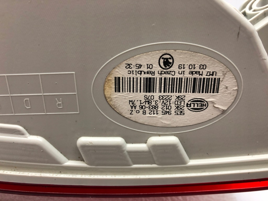 Skoda octavia iii hb лампа правая задняя led 5e5945096a Оригинал
