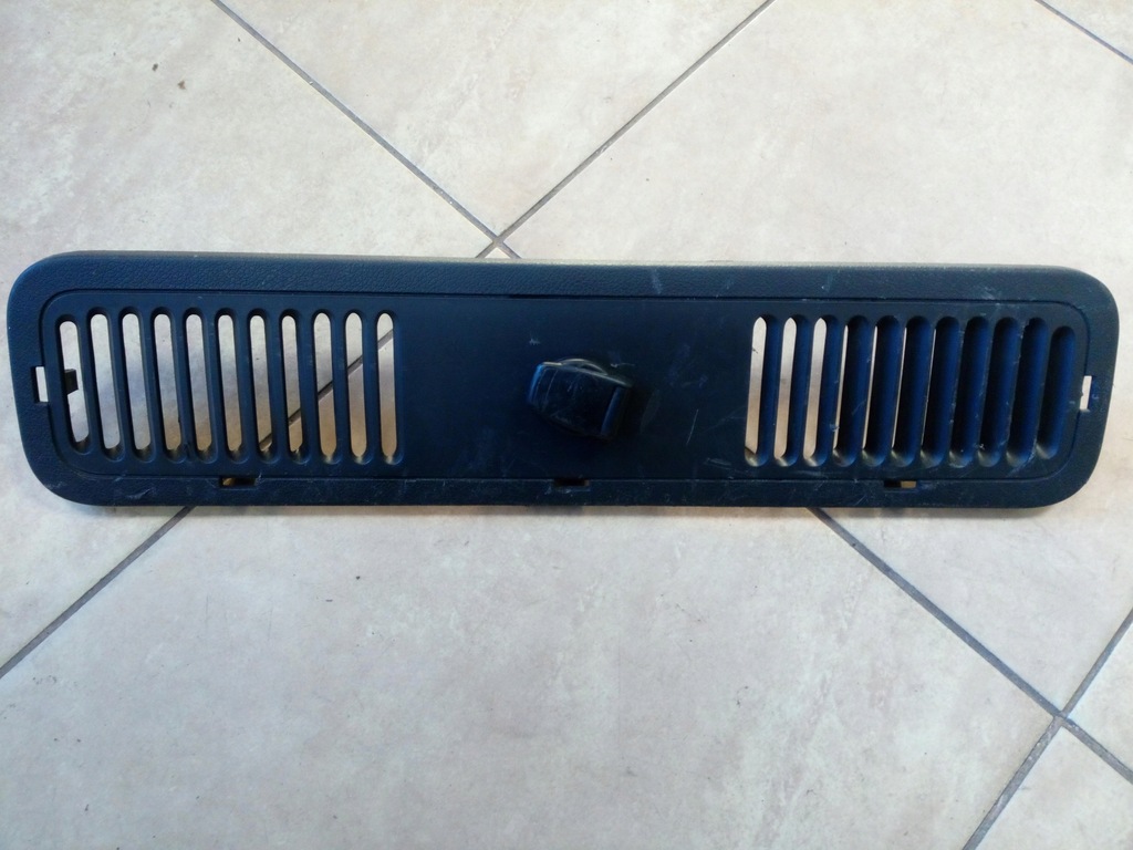 фото №1, Решётка вентиляционная задняя левая renault master iii 769392825r oryg.