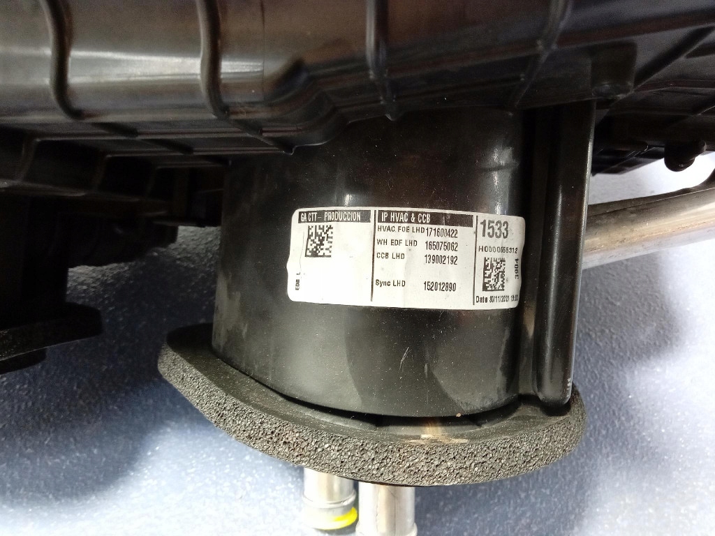 фото №5, Ford mustang mach-e отопитель