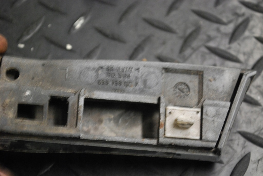 фото №9, Молдинг крила нижня ліва audi a8 d2 4d0854959