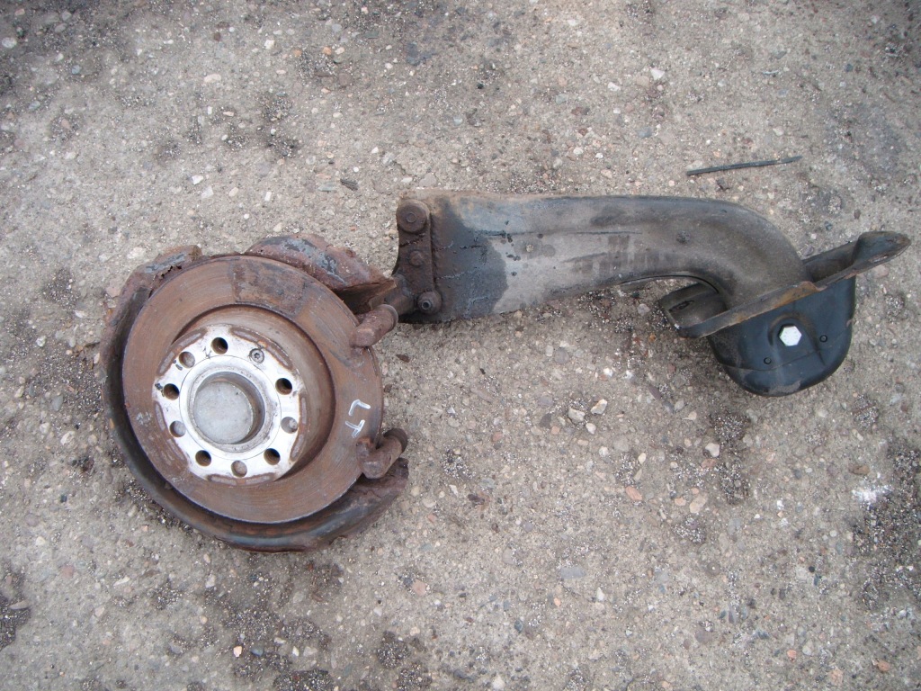 фото №1, Skoda octavia 2 ii 04- поворотный кулак левый задняя