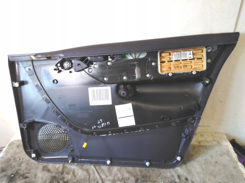 Mercedes a klasa w168 рестайлинг  обивка дверь левый перед с Разборки