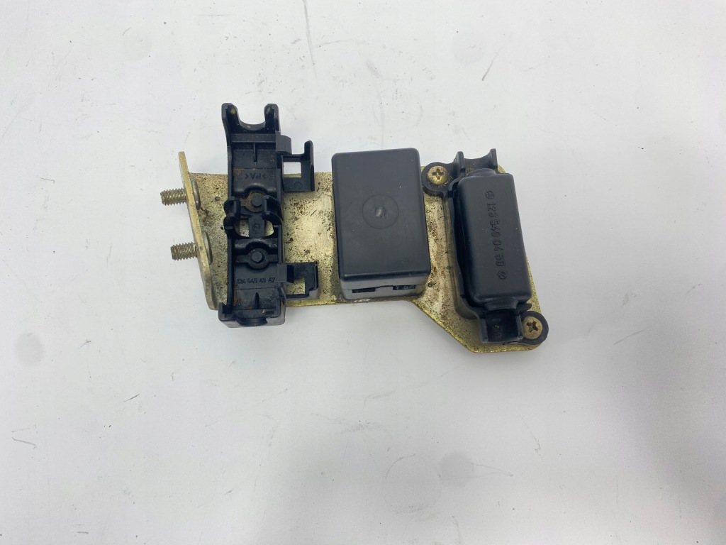 фото №1, Корпус коробка запобіжник mercedes w126 c126 r107 r115 w123 1235400450