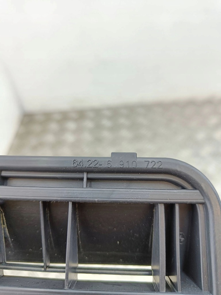 фото №5, Bmw 7 f01 f02 f03 f04 2013 решётка вентиляционная pod бампером задним