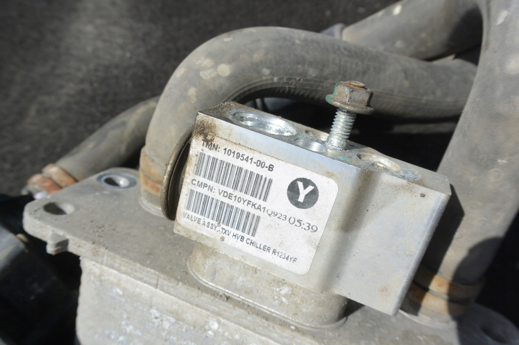 Радіатор оливи клапан води насос tesla model s eu в Україні