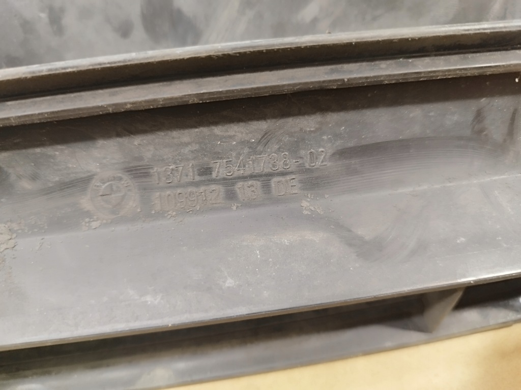 фото №7, Воздухозаборник впуск воздуховод воздуха bmw 3 e90 e92 e93 7541738