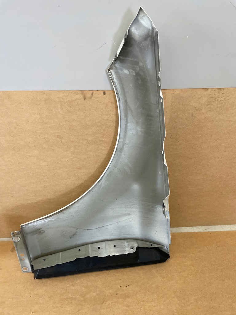 фото №8, Крыло правый перед mercedes w204 цвет 650 lift оригинал