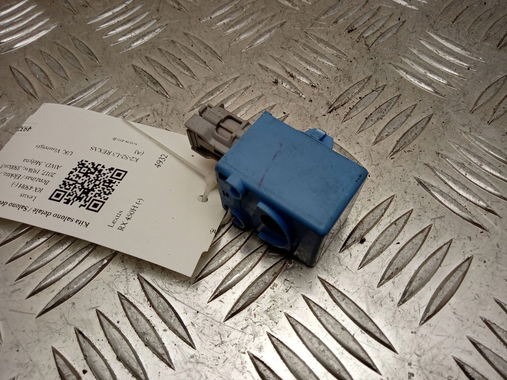 фото №3, Lexus rx 450h 2017 другое запчасти салона автомобиля 8974730040