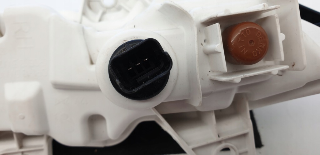 Peugeot 208 2 противотуманная фара led drl правый 9824241280 Оригинал