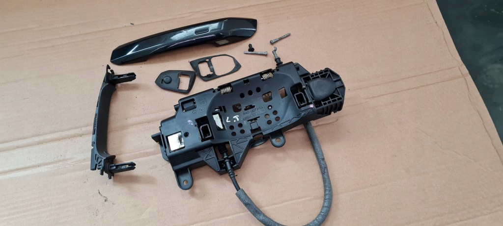 фото №1, A4 b9 8w lift ручка дверь левая левый задняя pod kessy ly9t a5 8w