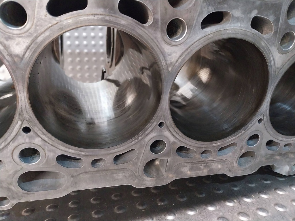 фото №11, Блок двигателя номинал 7792822 bmw e90 e91 e60 e61 e65 e83 e70 e71 m57 3.0d