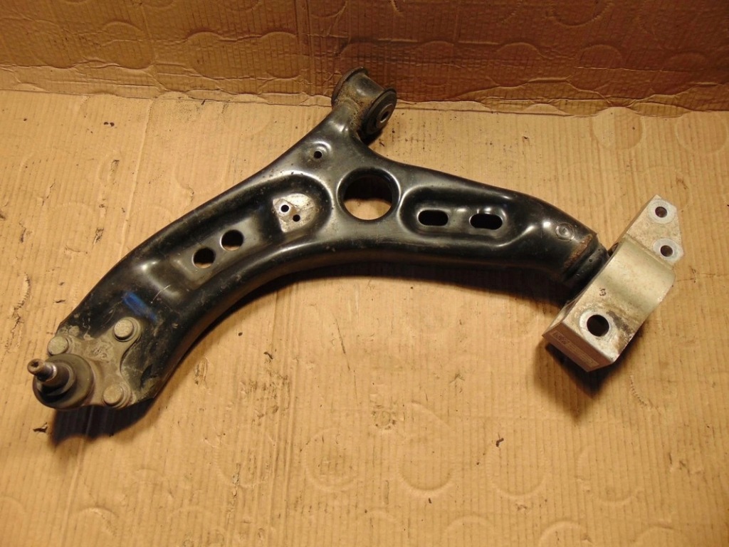 Купить Рычаг левый перед octavia 2 рестайлинг  4x4 1.6 tdi