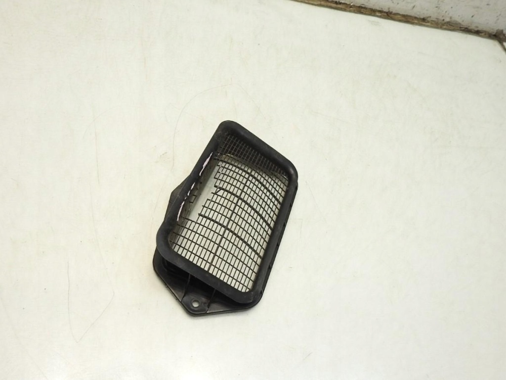 Решітка впуск повітря vw touran 1t3 lift 1k0815479 Зі Шроту