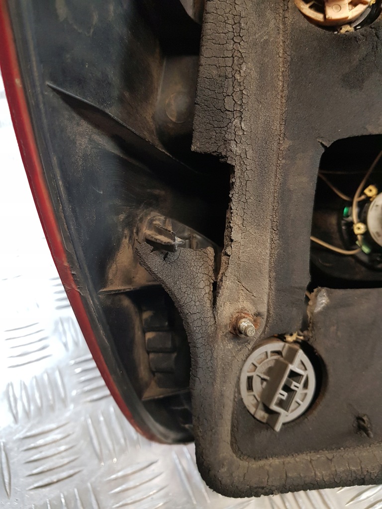 фото №14, Лампа правая задняя toyota corolla verso 03r- europa