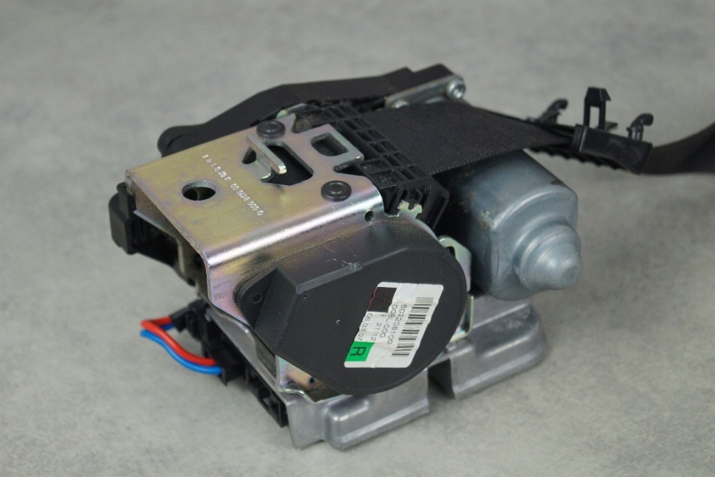 фото №3, Pas натягувач правий перед mercedes w219 cls