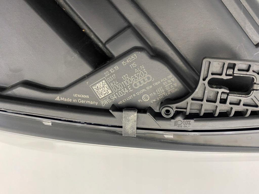 Audi a5 2 2 8w правий фара перед передня full led демонтаж 17- в Україні