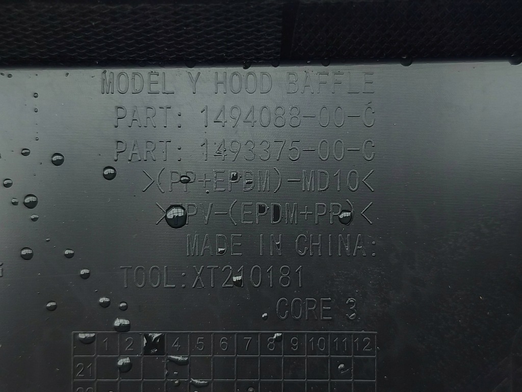 фото №9, Tesla model y 2023 прокладка капот 149408800c