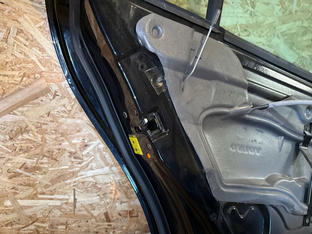 фото №13, Дверь задние volvo s60 задняя сторона левая