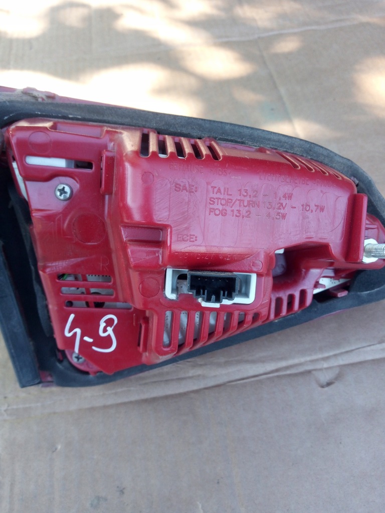 фото №8, Audi a4 b8 polift!!! лампа задняя правая w крышка kombi!!! led!!! 8k9945094e 4-9