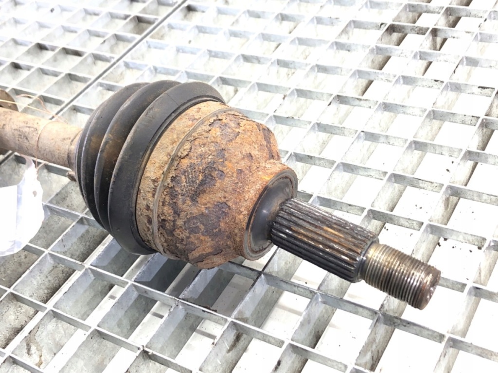 Привідний вал ліве перед ford focus mk1 2.0 173km Доставка