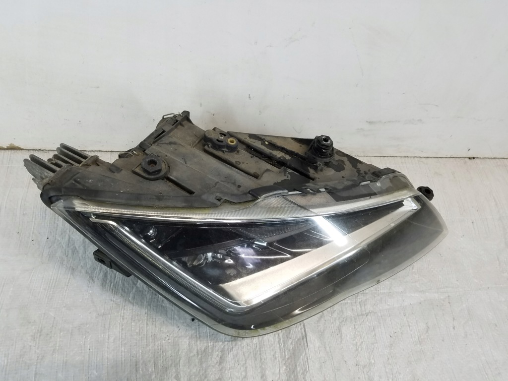 Фара перед права seat leon 3 full led Оригінал