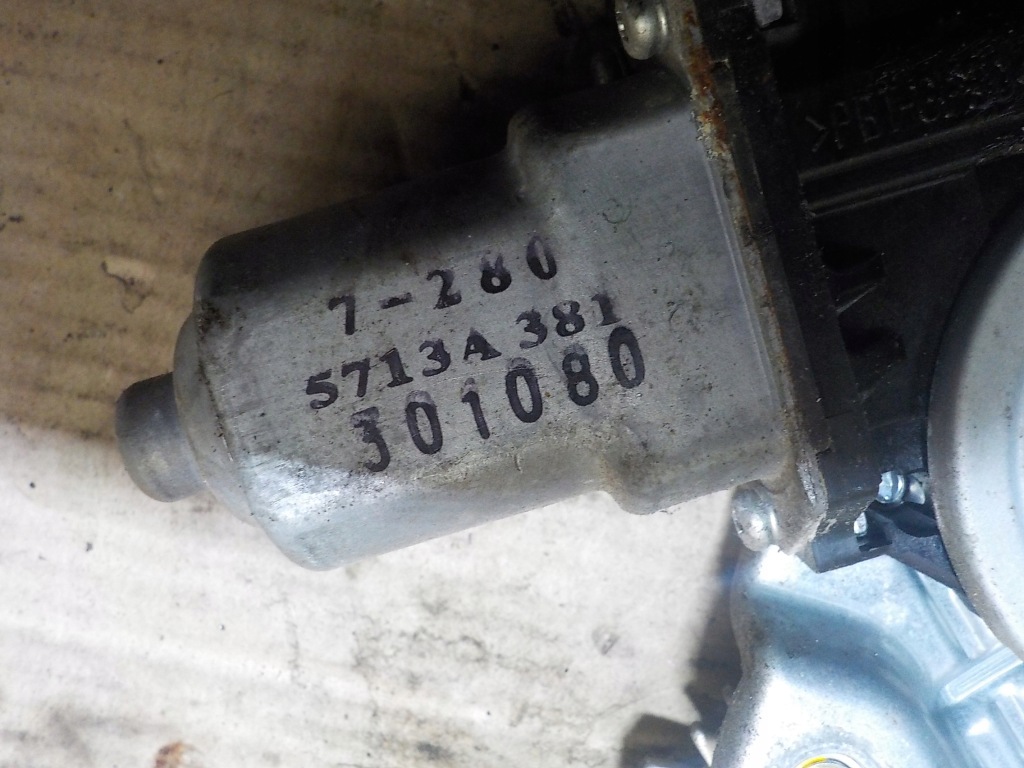 фото №3, Space star 1.0 механизм стекло левая передние дверь