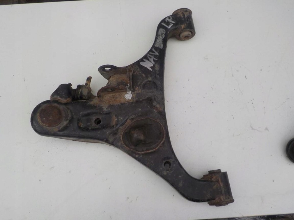 фото №1, Рычаг левый перед nissan navara d22