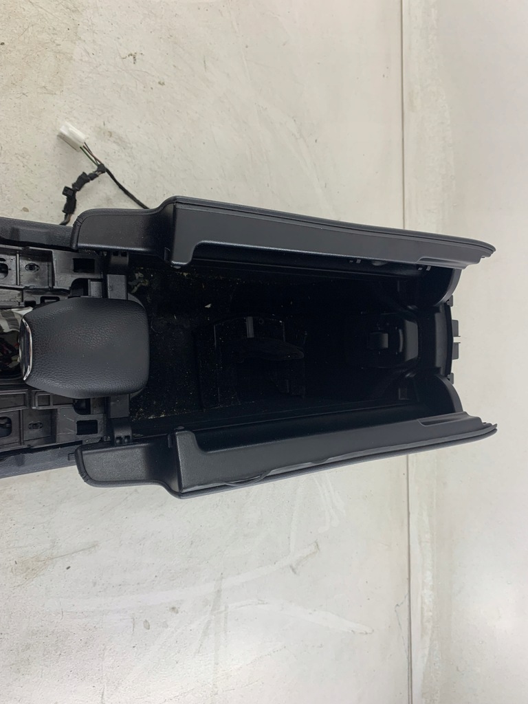 фото №7, Mercedes w212 подлокотник туннель средний