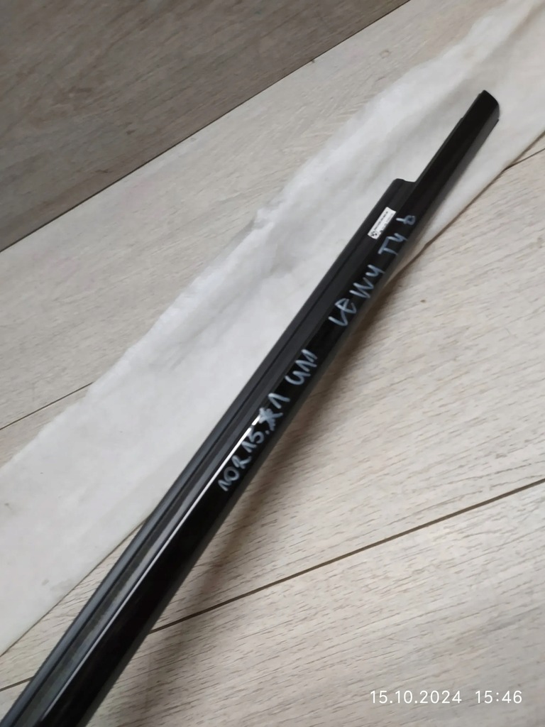 фото №10, 10215. bmw x1 u11 молдинг уплотнитель левый задняя 9451535