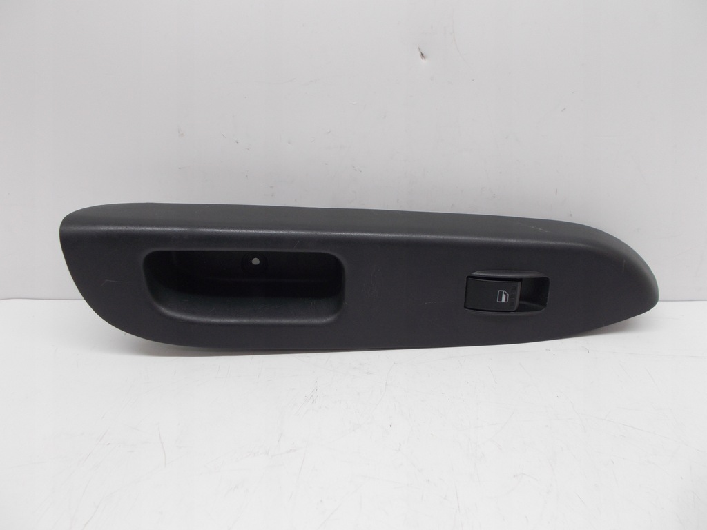 фото №1, Daihatsu trevis кнопка подъёма стекло правый