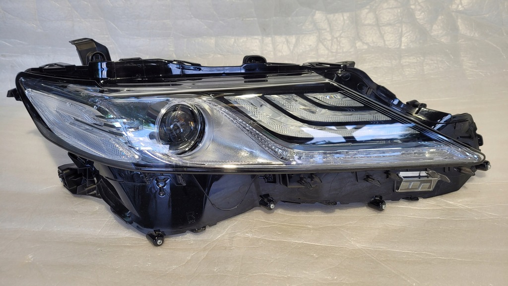 фото №2, Toyota camry фара full led правый