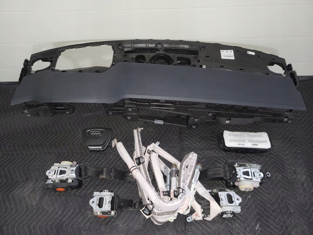 фото №1, Подушка безопасности a6 a7 4k c8 кожа приборная панель консоль подушки безопасности ремни комплект оригинал