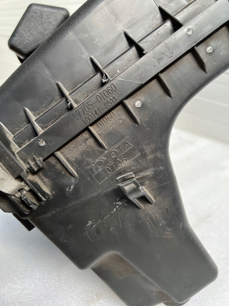 фото №9, Корпус фільтра повітря toyota auris 177010t130