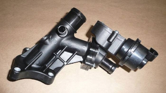 фото №13, Корпус термостата megane scenic iii 1.6dci 110600686r