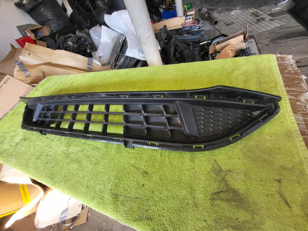 фото №6, Hyundai i10 iii средняя решётка бампера oryg