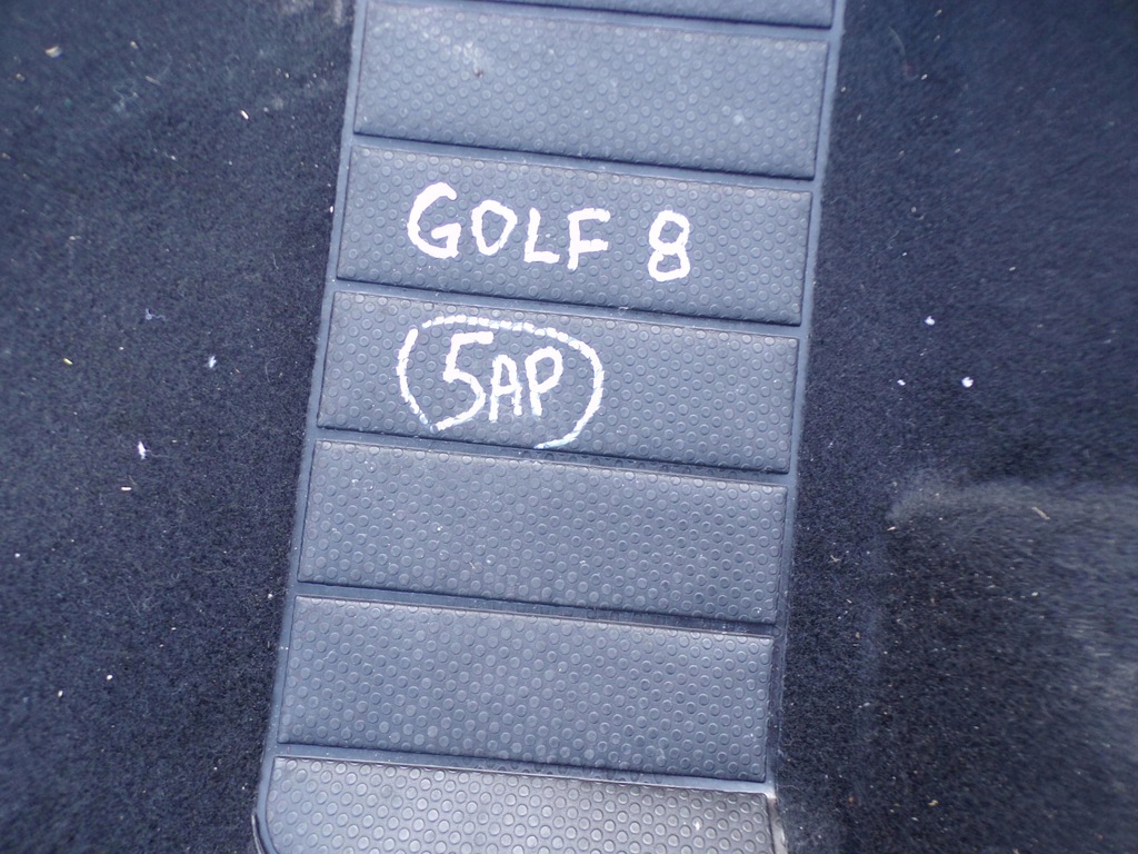 фото №9, Обшивка коврик 5h1863367 vw golf viii hb europa