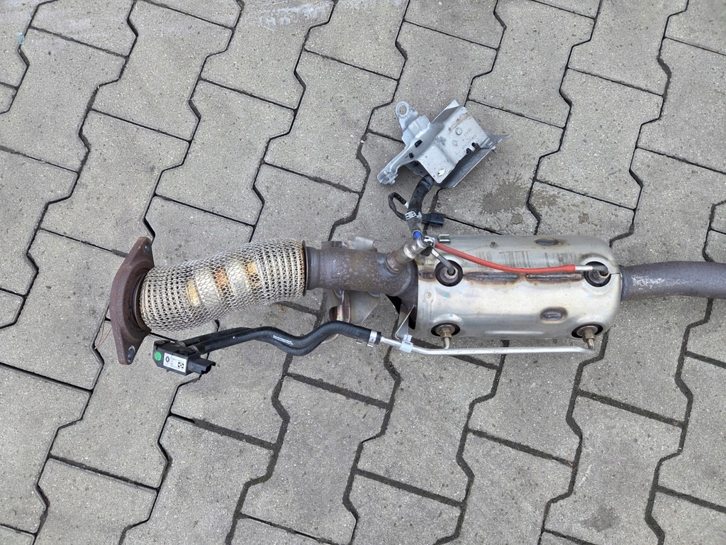 фото №5, Renault clio v 1.6 e-tech 2023 система випускний труба гасник каталізатор