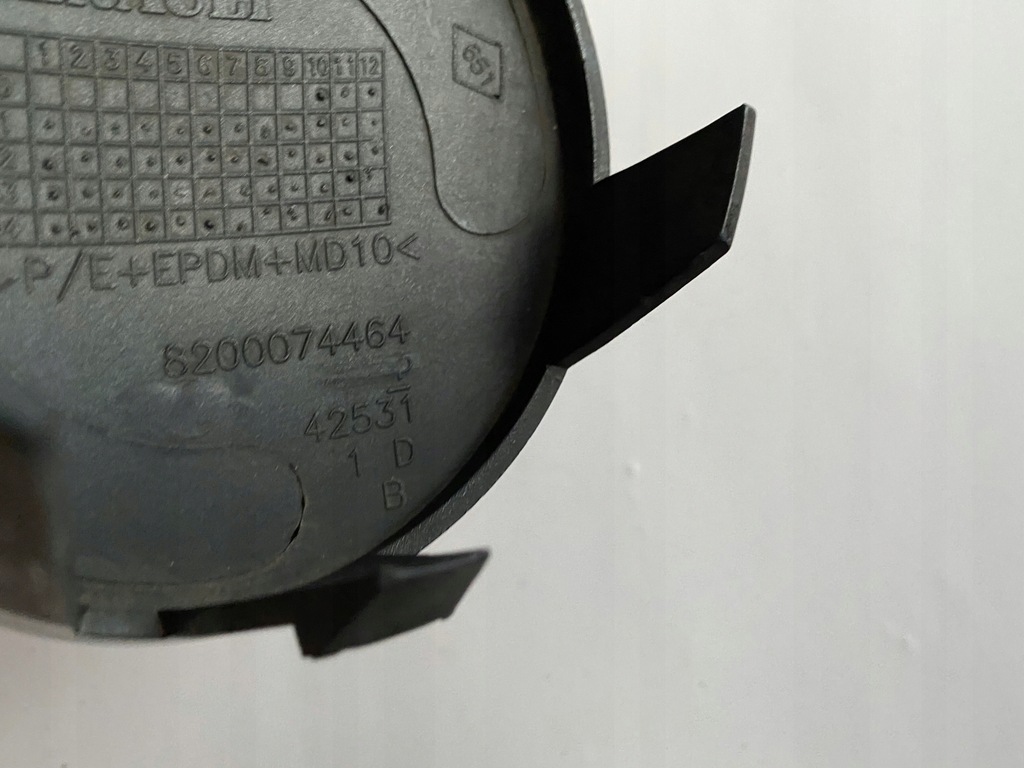 фото №4, Заглушка противотуманной фары правая 8200074464 renault clio ii